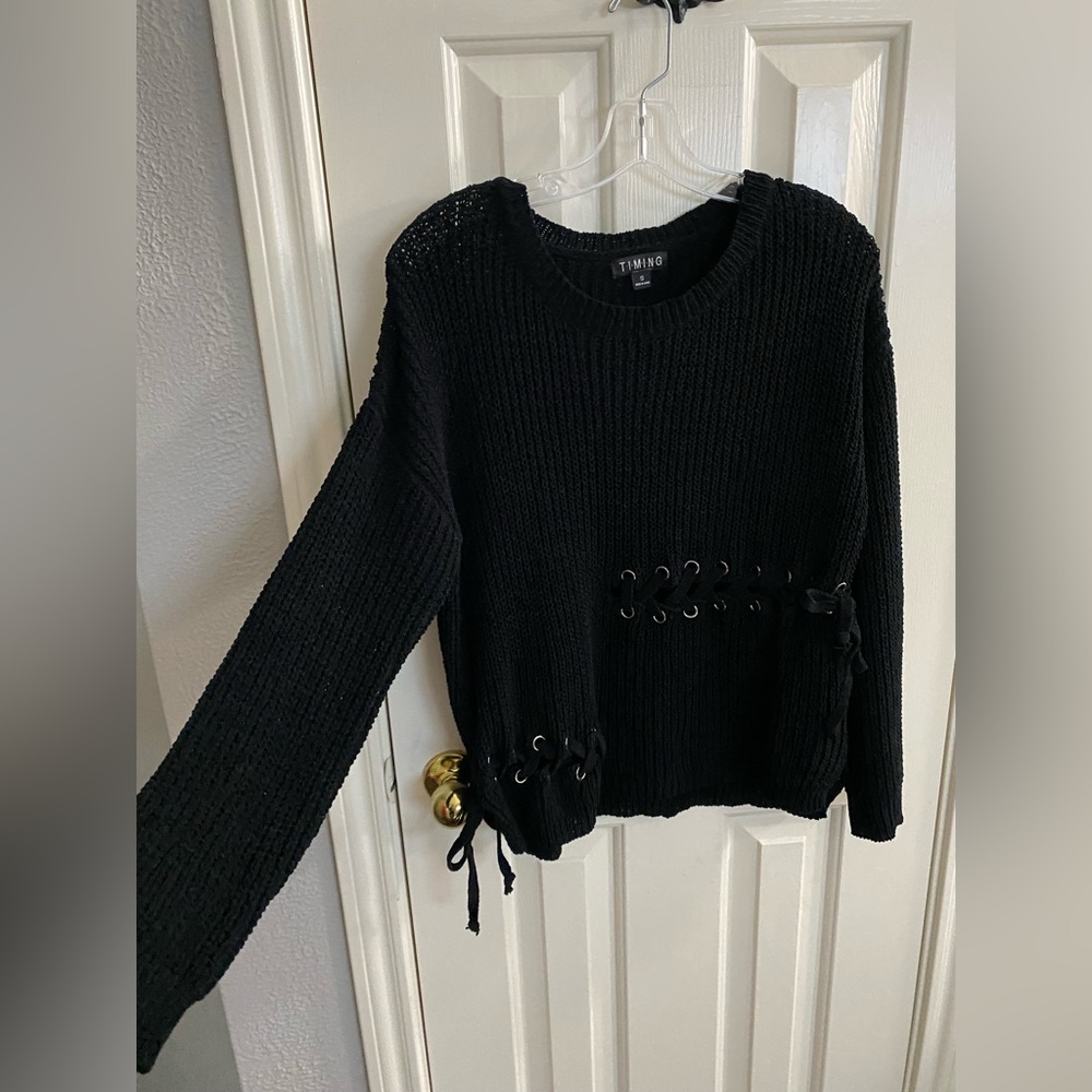 NWOT Forever21 Black Sweater